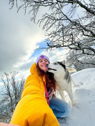🐻‍❄️☃️🥶 Začíná nám šťastné období! ❄️🌨️🤍 Marvis se už zase pár týdnů modlí, aby byl sníh na Vánoce 😳 Tak nevím, jestli se...